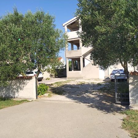 Apartman Kristina Sa Dvije Sobe Biograd Na Moru Exterior photo